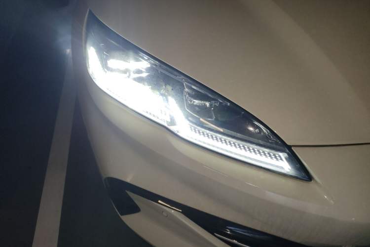 Used BYD Seal 06 New Energy 2025 DM-i Smart Drive 120KM Deluxe Model Right Front Headlight