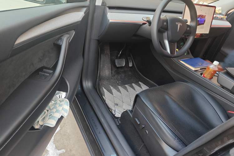 Used Tesla Model Y 2024 Rear-Wheel-Drive Version Driver Seat