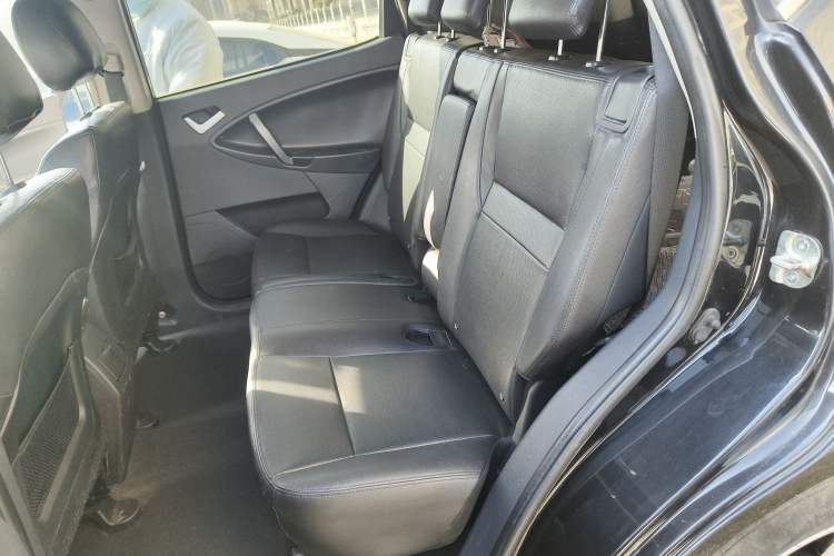 Used Geely Auto GX7 2013 2.0L Manual Luxury Version
