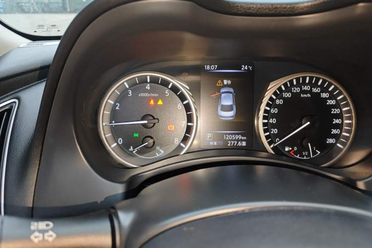 Used Infiniti Q50L 2018 2.0T Enjoyment Edition China V standard Odometer Close Up