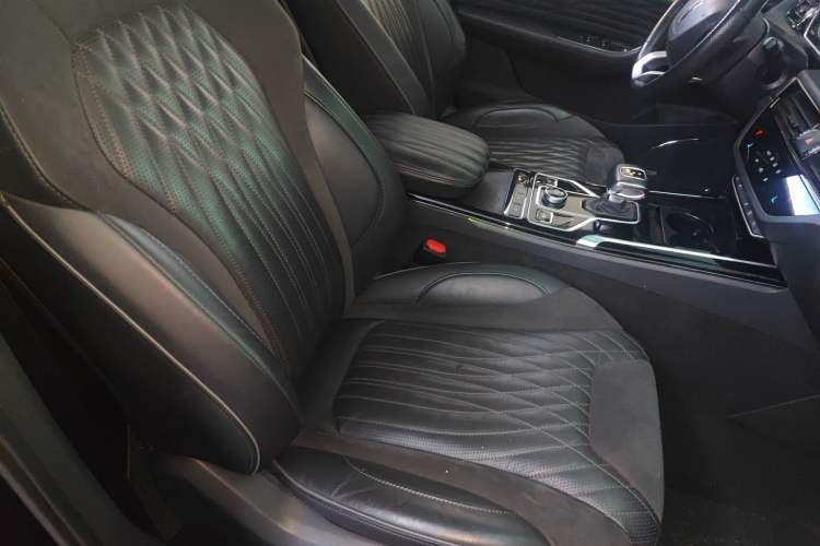 Used Hongqi HS5 2022 Facelifted Version 2.0T Smart Connect Flagship All-Wheel-Drive Edition