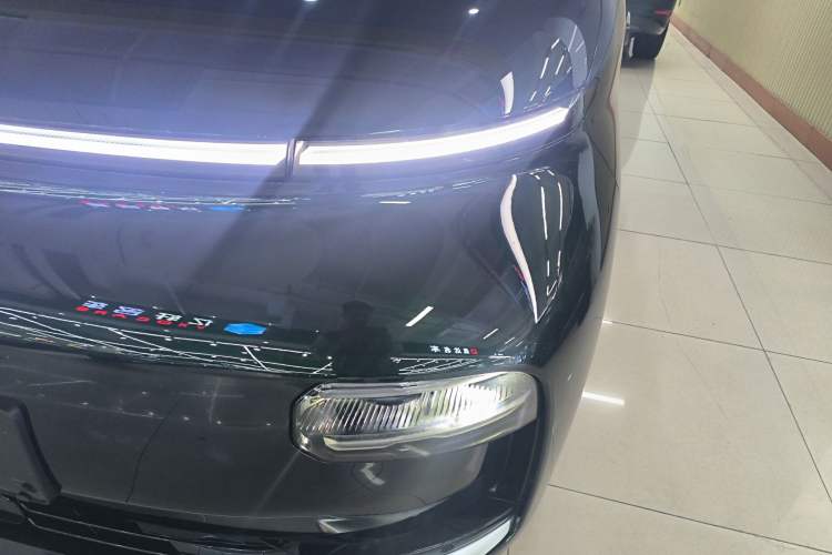 Used Geely Galaxy LEVC L380 2024 140-Degree 6-Seater All-Wheel-Drive Ultra