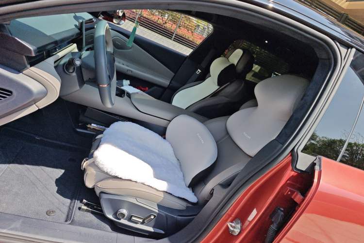 Used Lynk & Co Z10 2025 95 kWh 702 km All-Wheel Drive Intelligent Driving Ultra Left Front Seat