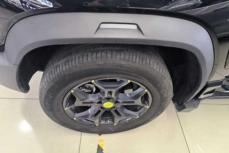 Used JETOUR Traveler 2023 2.0T All-Wheel-Drive CrossPRO Left Front Wheel Hub