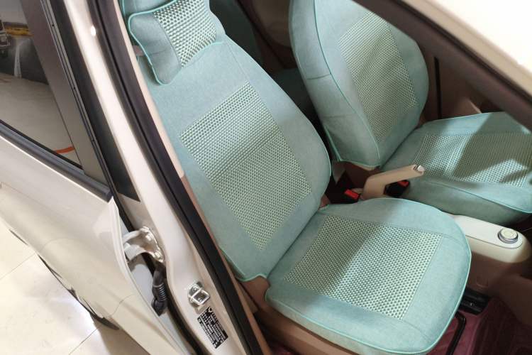 Used Wuling Hongguang MINIEV 2025 Four-Door Version Advanced Edition Right Front Seat