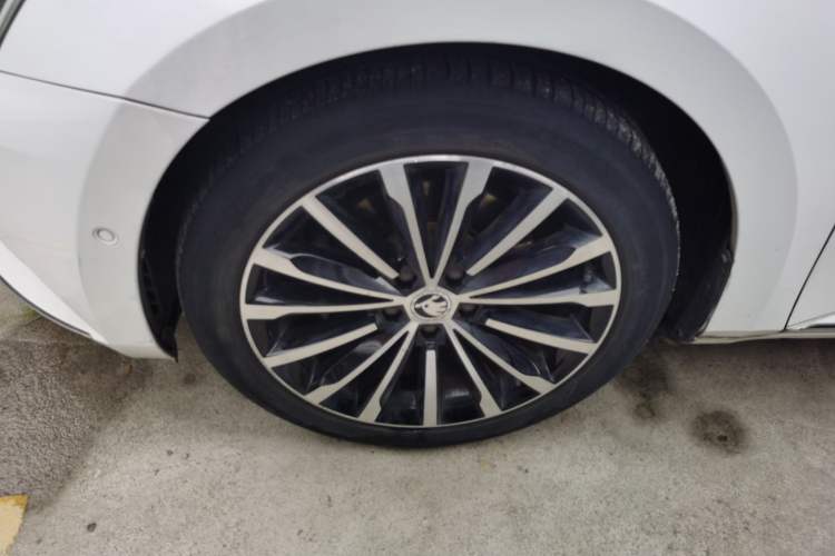 Used Skoda Superb 2016 TSI330 DSG Smart Drive Edition
