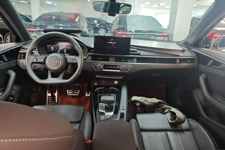 Used Audi A4L 2024 40 TFSI Luxury Dynamic Edition