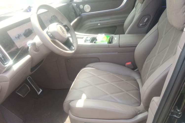 Used Hima AITO M9 2025 Extended-Range Ultra Version 52 kWh 6-Seater Left Front Seat