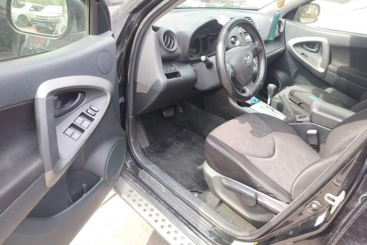 Used Toyota RAV4 2013 Special Edition 2.0L Automatic Classic Driver Seat