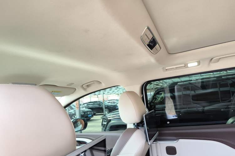 Used Bestune M9 2023 2.0T Ultimate Edition