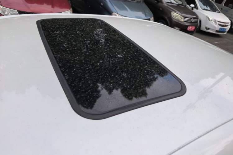 Used Citroen C4L 2014 1.8L Intelligent Drive Automatic Dynamic Model Roof