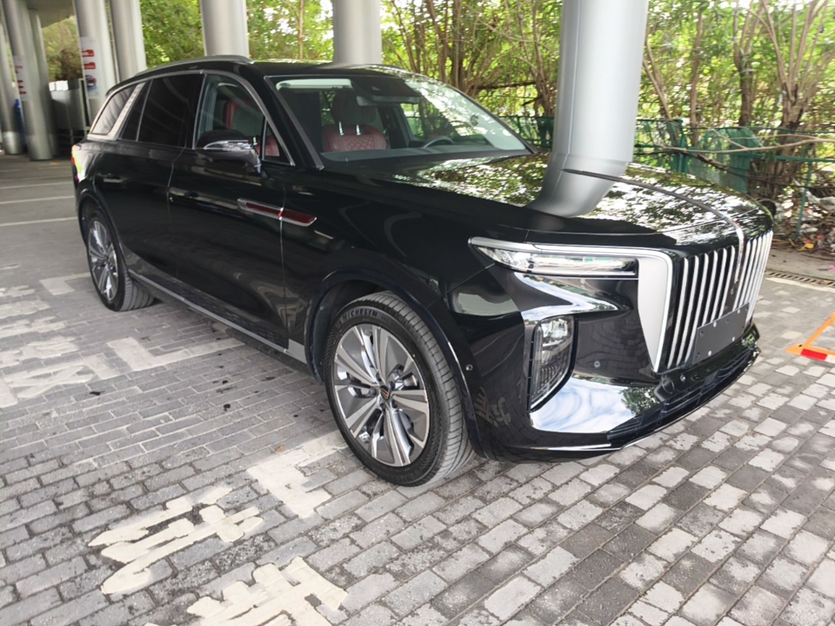 Hongqi E-HS9 2022 690 km Range Flagship Edition Six Seats — снимка 12