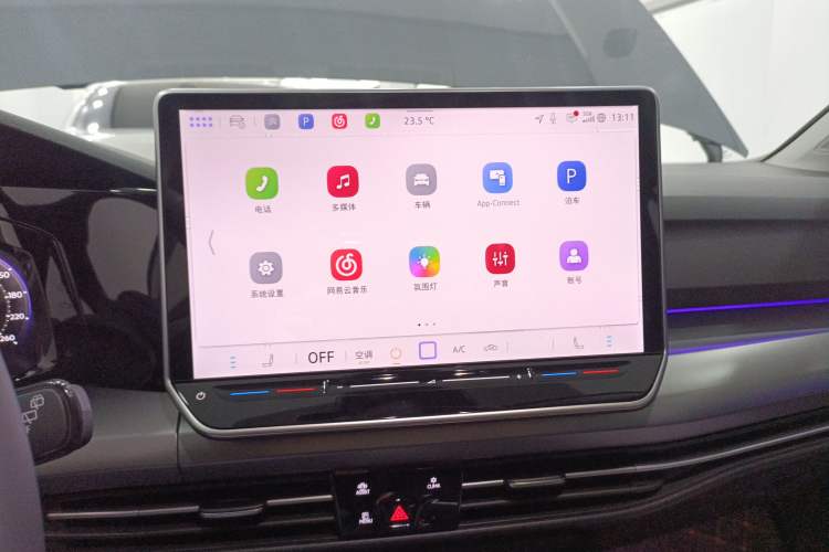 Used Volkswagen Golf 2025 Facelifted 300TSI Pro
