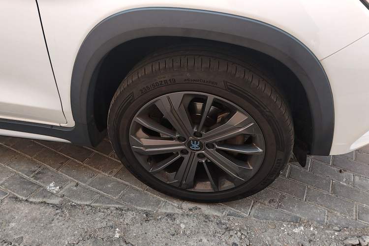 Used BYD Song New Energy 2019 Song DM 1.5TID Smart Connect Sharp Edition Right Front Wheel Hub