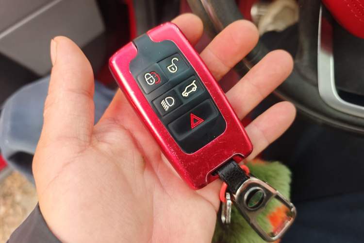 Used Land Rover Range Sport 2020 3.0 L6 HST Vehicle Key