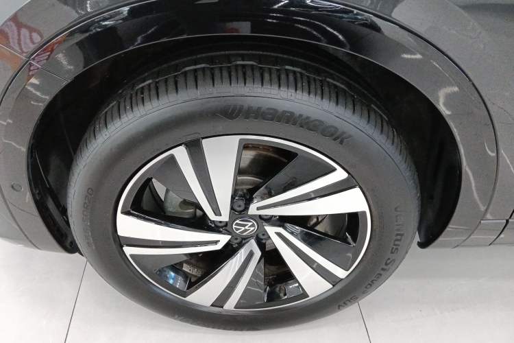 Used Volkswagen Tavendor 2023 380TSI Four-Wheel Drive R-Line Cruise Edition Left Front Wheel Hub