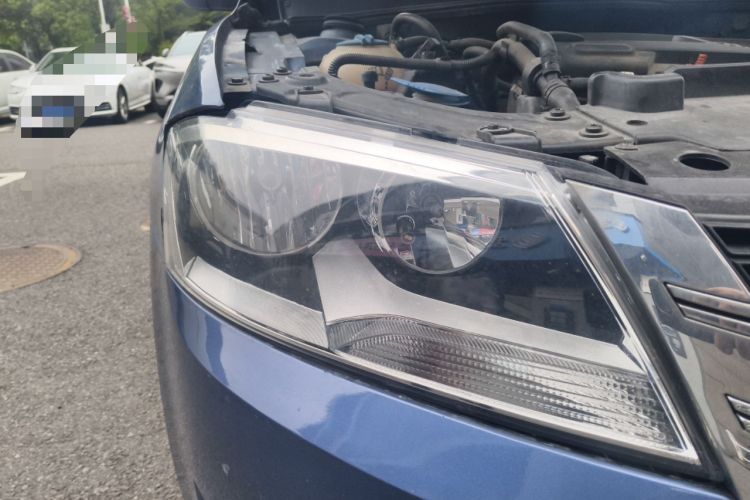 Used Volkswagen Lavida 2013 1.4TSI DSG Comfort Edition Right Front Headlight