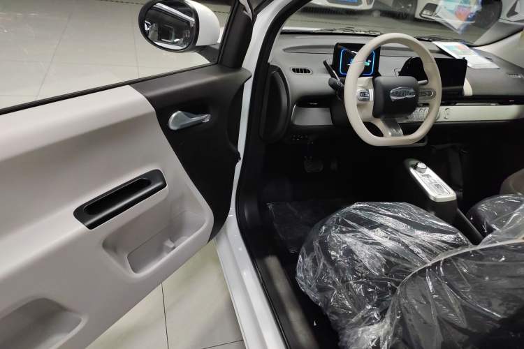 Used CHANGAN NEVO Lumin 2026 Model Treasure Edition 205km Passionate Beige Ningde Interior 3