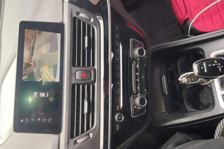 Used BMW 1 Series 2020 120i Fashion Model Audio And AC Panel