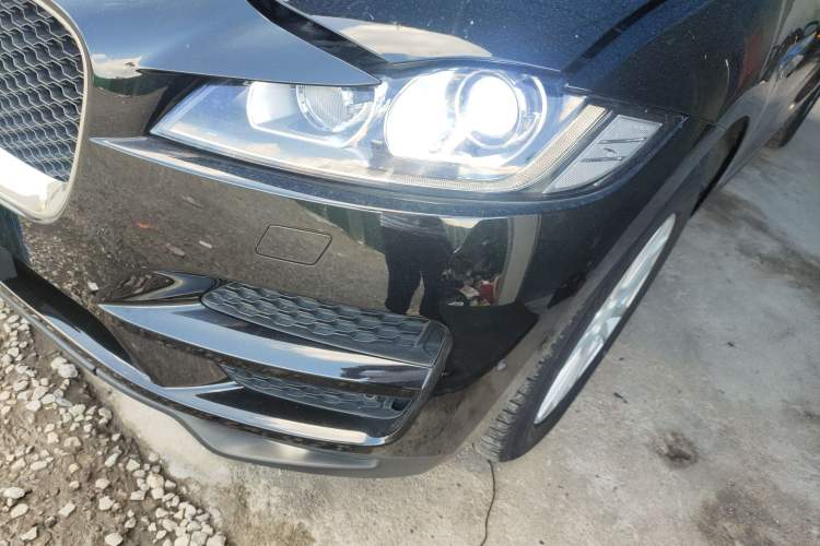 Used Jaguar F-PACE 2018 2.0T Two-Wheel Drive Urban Deluxe Edition