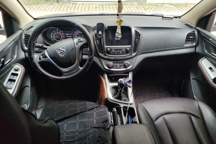 Used Baojun 560 2016 1.8L Manual Luxury Edition
