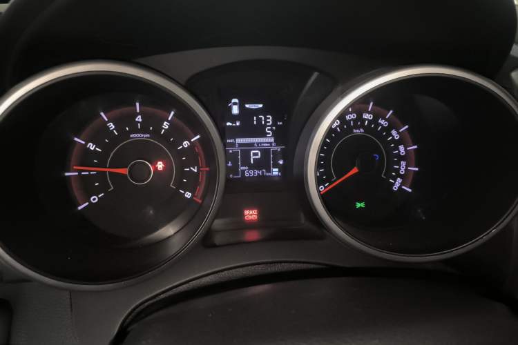 Used SsangYong Tivolan 2015 1.6L Automatic Two-Wheel Drive ZhiShang Edition