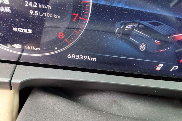 Used Buick GL8 2021 ES Land Cruiser 653T Luxury Edition Odometer Close Up