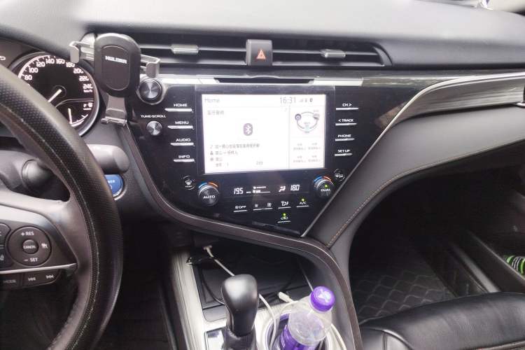 Used Toyota Camry 2018 Dual-Engine 2.5 HG Luxury Edition Audio And AC Panel