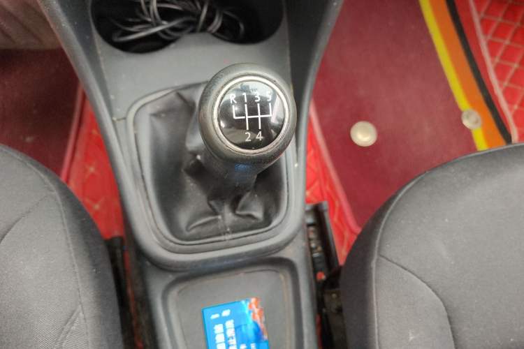 Used Volkswagen Polo 2013 1.4L Manual Comfort Edition Gear Lever