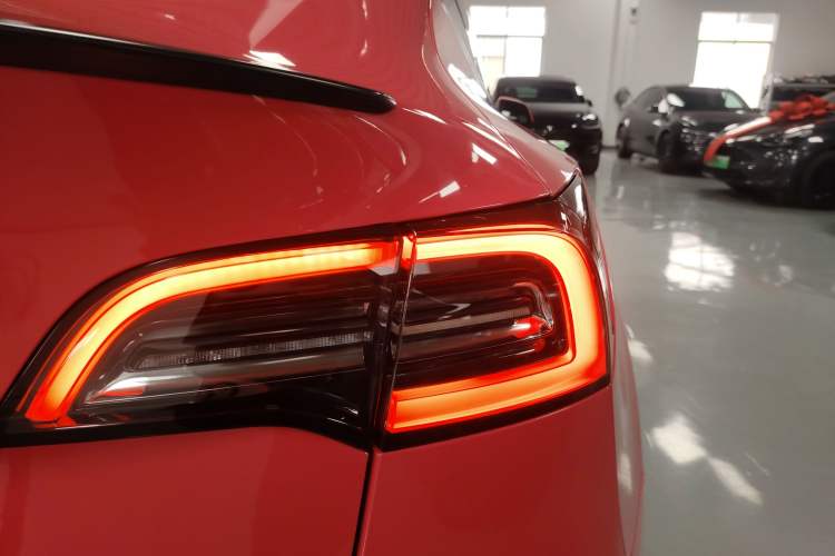 Used Tesla Model Y 2023 High-Performance All-Wheel-Drive Version
