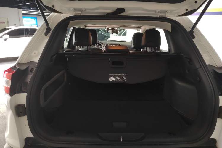 Used Jeep Cherokee 2016 2.0L Superior Edition
