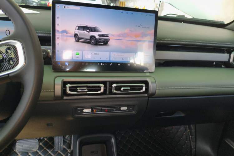 Used Baojun Spark EUV 2025 Flagship Edition 5 Seats Audio And AC Panel