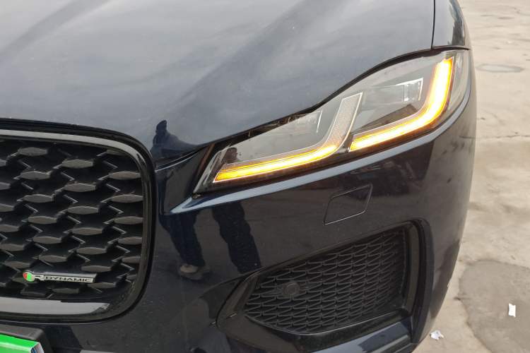 Used Jaguar F-PACE 2021 340 PS R-Dynamic SE
