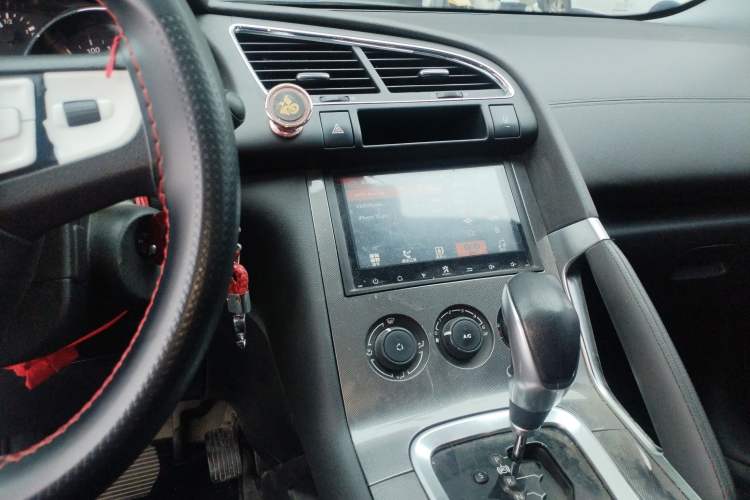 Used Peugeot 3008 2016 2.0L Automatic Classic Edition Audio And AC Panel