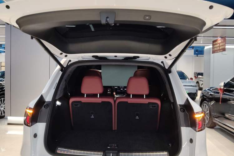 Used Hima AITO M8 2025 Extended-Range Ultra Version 53.4 kWh 6-Seater Edition
