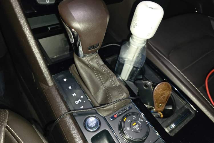 Used Volkswagen Teramont 2017 530 V6 Four-Wheel Drive Flagship Edition Gear Lever