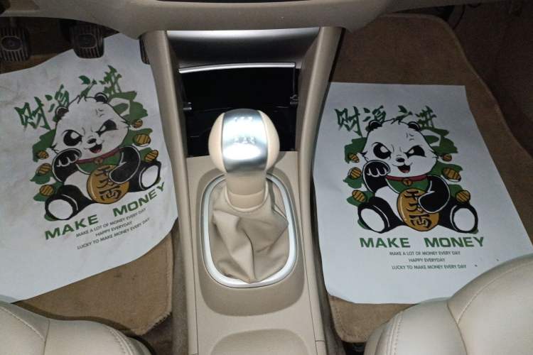 Used Nissan Sylphy 2016 Classic 1.6XE Manual Leading Edition Gear Lever