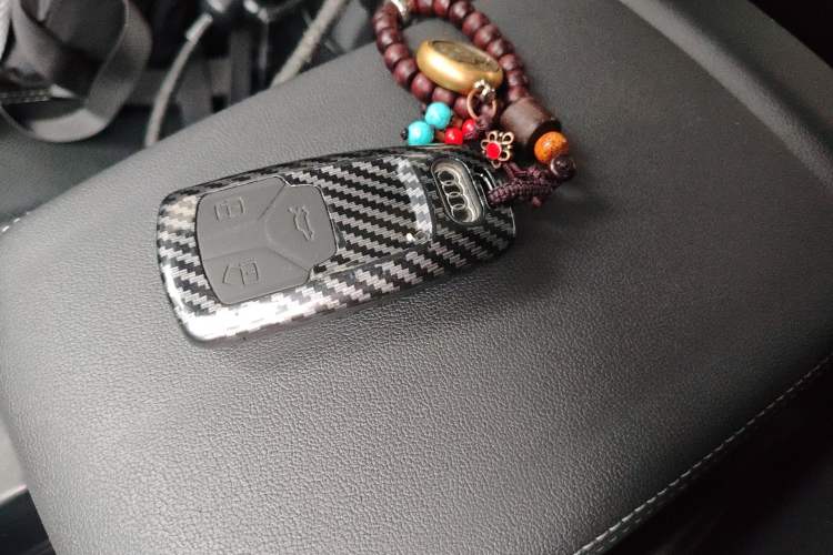 Used Audi A4L 2022 40 TFSI Luxury Dynamic Model Vehicle Key