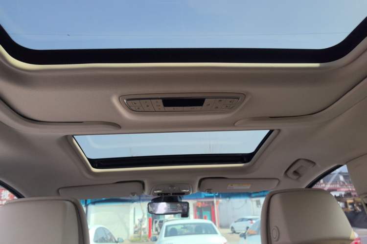 Used Buick GL8 2022 ES Land Cruiser 653T Luxury Model
