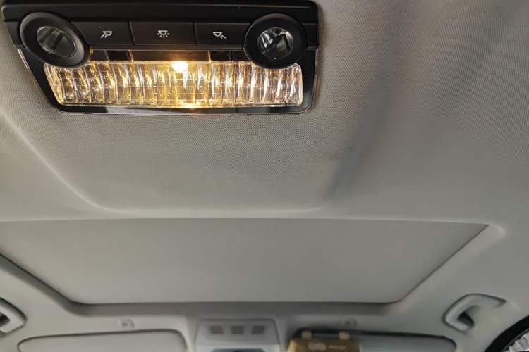 Used BMW 5 Series 2013 525Li Luxury Model