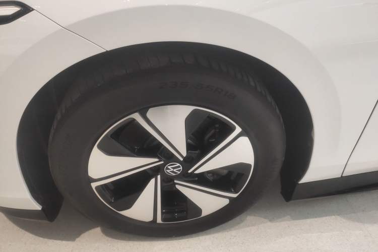 Used Volkswagen ID.7 VIZZION 2024 AIR model
