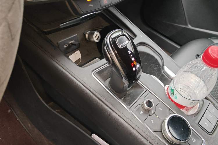 Used Cadillac XT4 2022 28T Two-Wheel Drive Fashion Edition Gear Lever