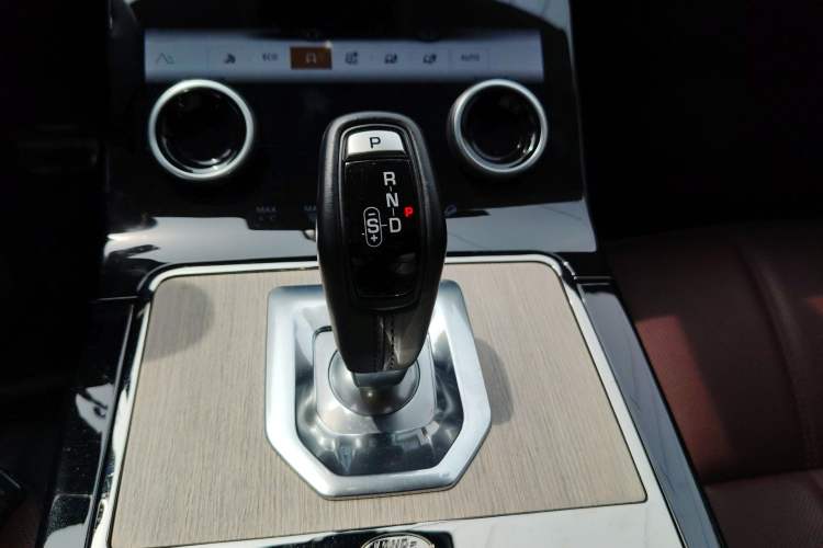 Used Land Rover Range Evoque 2023 Aurora L 249 PS Luxury Edition
