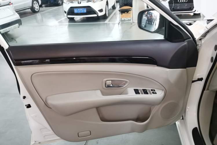 Used Dongfeng Aeolus A60 2016 1.6L Automatic Luxury Model
