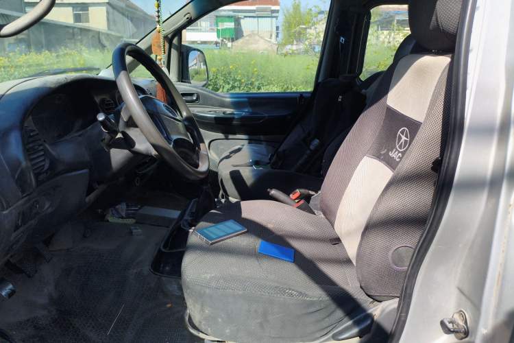 Used JAC Group Refine 2015 2.0L Shuttle Gasoline Long-Wheelbase Comfort Version HFC4GA3-3D Left Front Seat