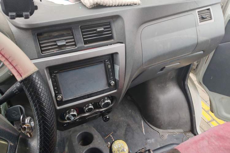 Used Dongfeng Xiaokang K07 2013 1.2L Standard Edition DK12-01