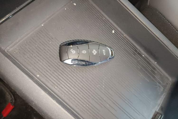 Used Hongqi EH7 2024 760 Pro+ Four-Wheel Drive Version Vehicle Key