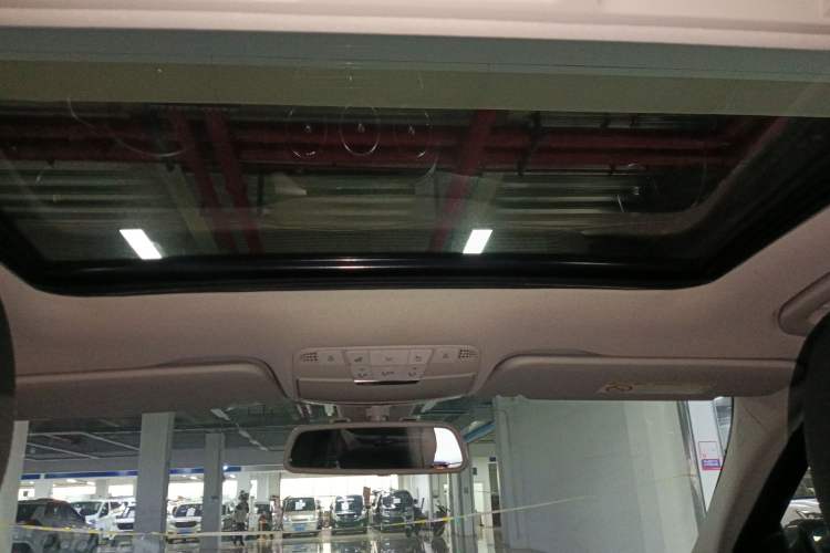 Used Mercedes-Benz C-Class 2016 C 180 L Sport Edition Headliner