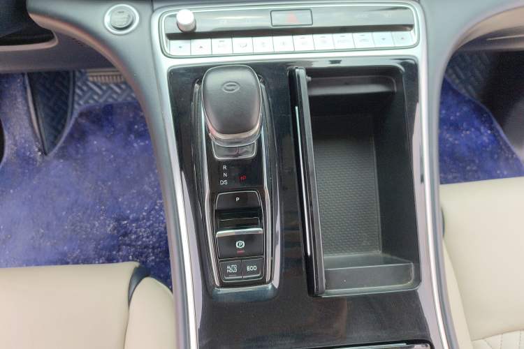 Used GAC Trumpchi M8 2021 Lingxiu Series 390T Deluxe Edition Gear Lever