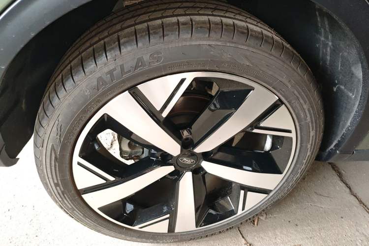 Used Ford Equator Sport 2025 EcoBoost 170 Prestige PLUS Right Rear Wheel Hub